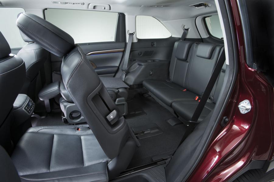 Интерьер Toyota Highlander (XU50) 2013 года  (фото 45 из 80)
